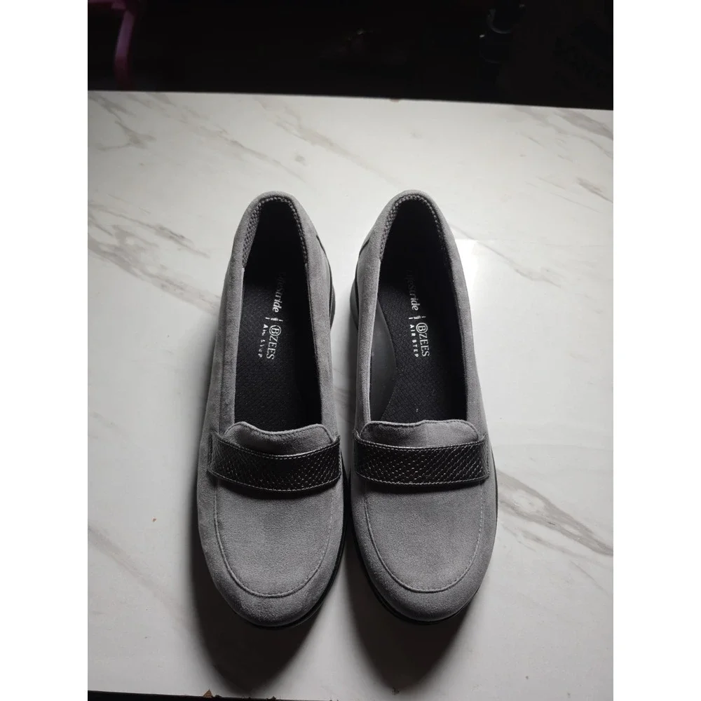 BZees Women's Gamma Wedge Slip On Loafer Gray‎
